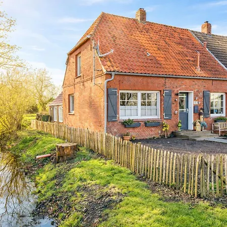 Huus An't Doerpsdiek * Krummhörn